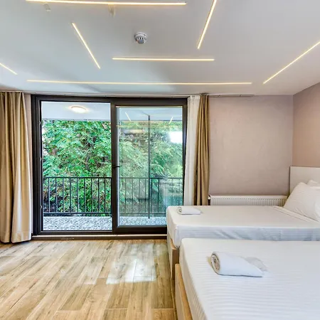 Apartment Port *