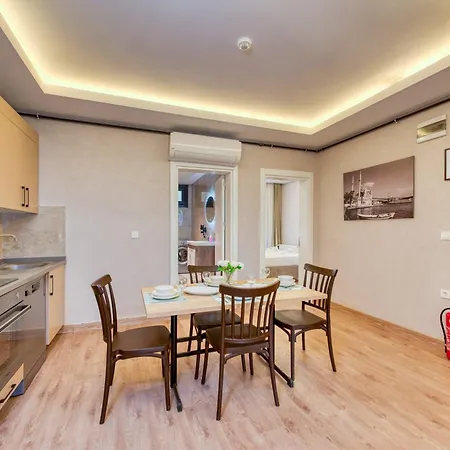 Port Apartment