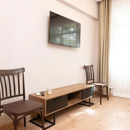 Apartment Port