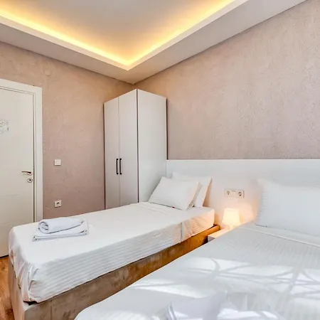 Apartment Port