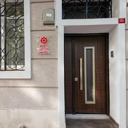 Apartment Port